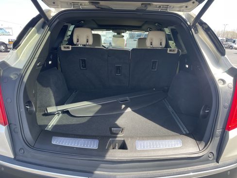 Used 2017 Cadillac XT5 Premium Luxury w/ Driver Assist Package AWD/4WD image 9