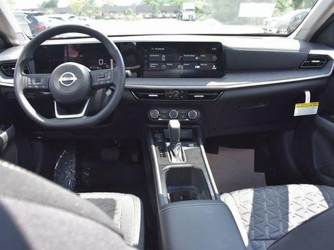New 2025 Nissan Kicks SV w/ SV Premium Package image 29