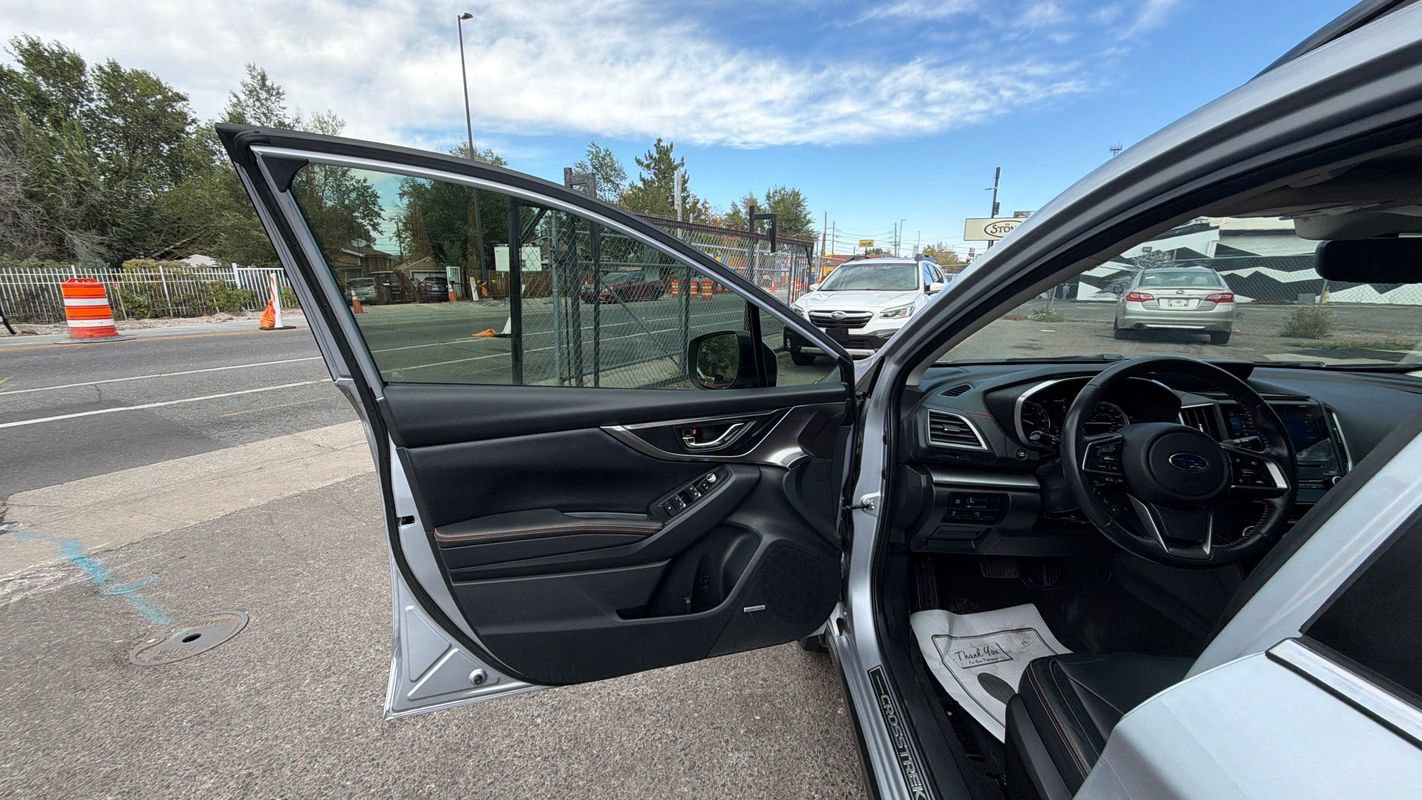 Used 2019 Subaru Crosstrek 2.0i Limited w/ Moonroof Package w/Navigation AWD/4WD image 10