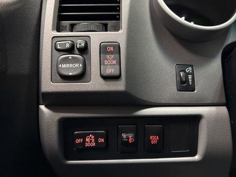 Used 2012 Toyota Tundra Limited w/ Memory Pkg image 9