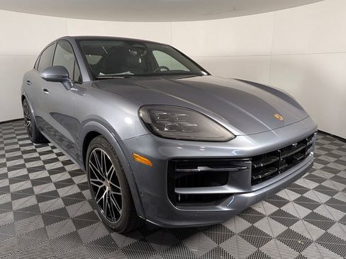 New 2026 Porsche Cayenne GTS image 9