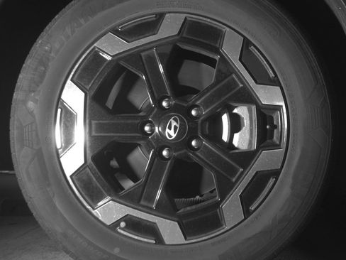 Used 2025 Hyundai Santa Fe SEL FWD image 13