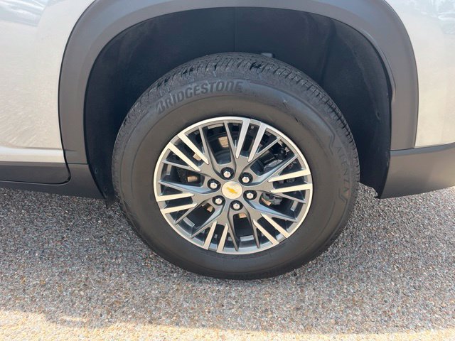 Used 2025 Chevrolet Traverse LT FWD image 10
