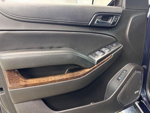 Used 2018 Chevrolet Tahoe LT w/ LT Signature Package image 8