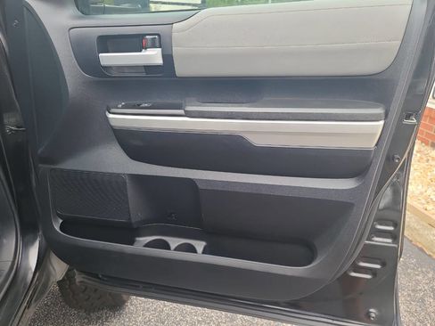 Used 2014 Toyota Tundra Limited image 35