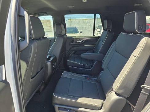 New 2026 GMC Yukon Elevation AWD/4WD image 17