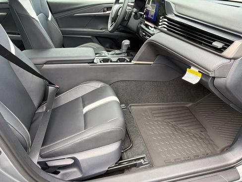 New 2026 Toyota Camry SE w/ Convenience Package FWD image 11