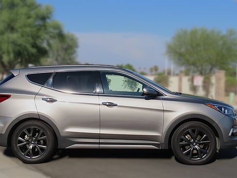 Used 2017 Hyundai Santa Fe Sport FWD image 7