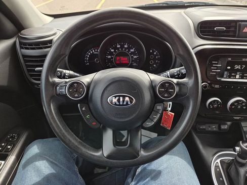 Used 2017 Kia Soul FWD image 17