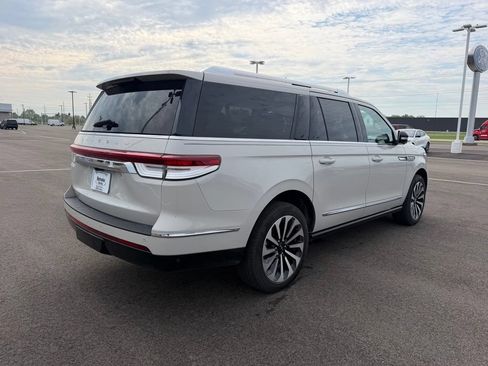 Used 2023 Lincoln Navigator L Reserve AWD/4WD image 5