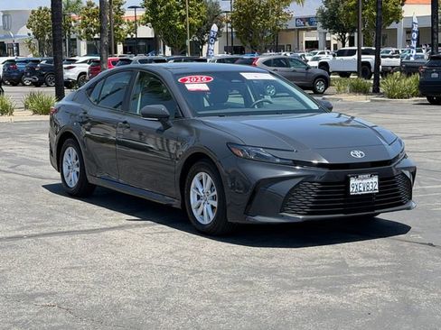 Used 2026 Toyota Camry LE FWD image 3