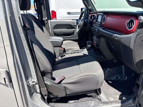 Used 2021 Jeep Wrangler Unlimited Rubicon AWD/4WD image 15