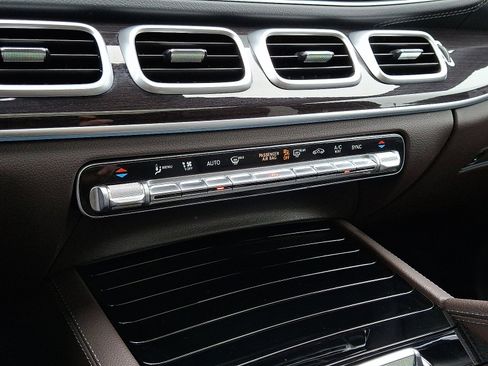 Certified 2022 Mercedes-Benz GLS 450 4MATIC image 18