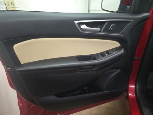 Used 2021 Ford Edge SEL w/ Convenience Package image 17