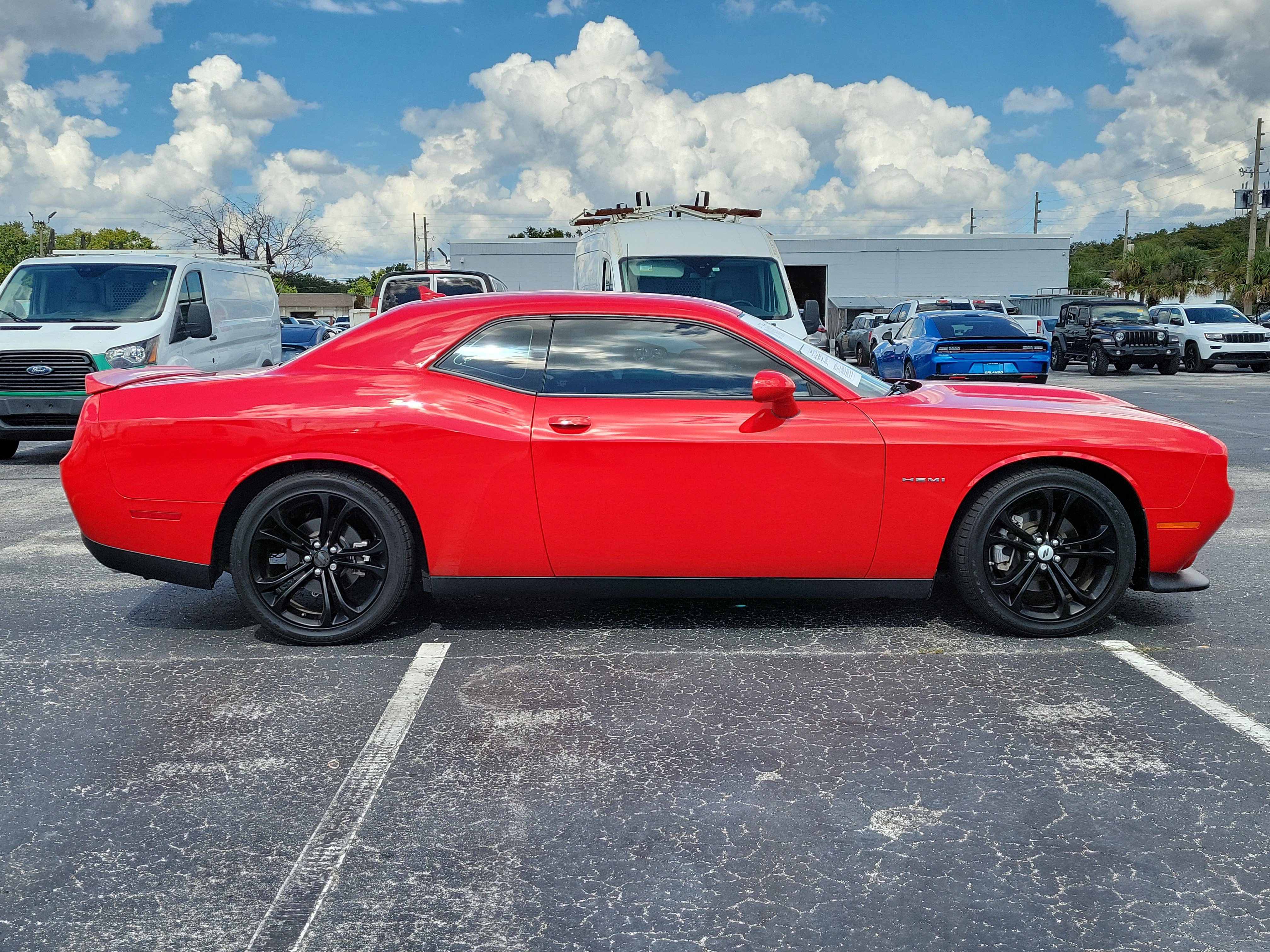 Used 2022 Dodge Challenger R/T RWD image 8