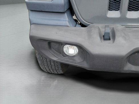 Used 2018 Jeep Wrangler Unlimited Sport S image 9