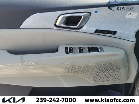 New 2026 Kia Carnival EX FWD image 22