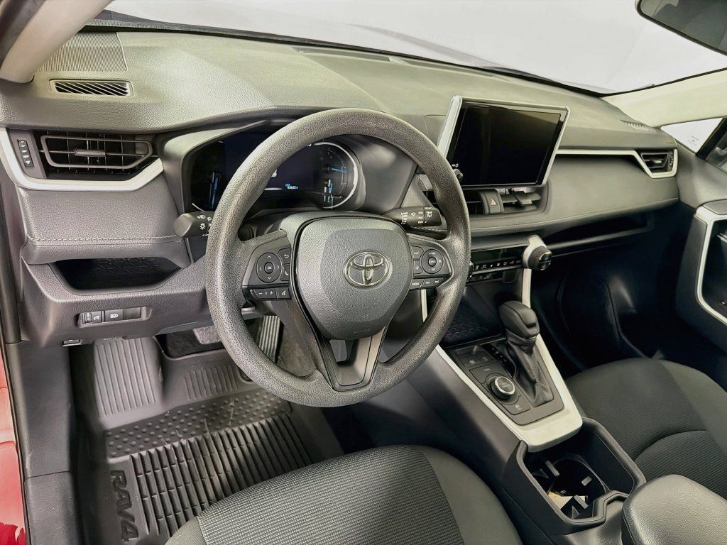 Used 2025 Toyota RAV4 LE AWD/4WD image 12