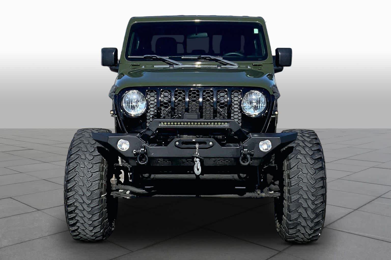 Used 2023 Jeep Gladiator Mojave AWD/4WD image 4