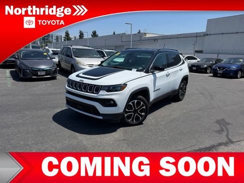 Used 2022 Jeep Compass Limited w/ Mopar Graphics Package AWD/4WD image 1