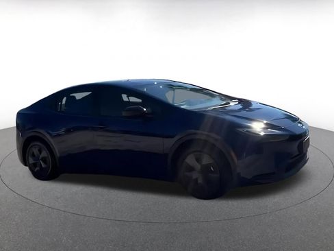 Used 2025 Toyota Prius LE image 15