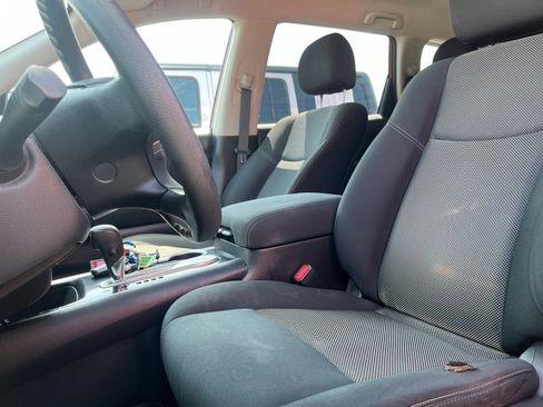 Used 2017 Nissan Pathfinder S FWD image 8