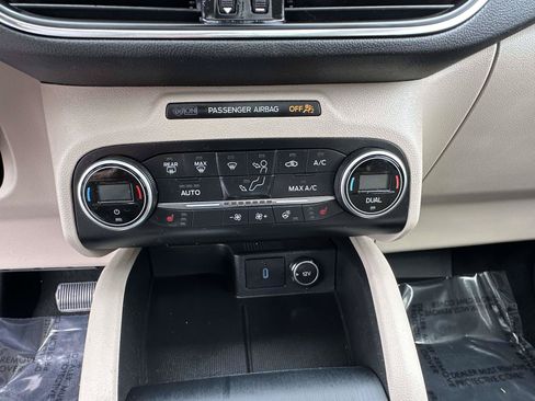 Used 2020 Ford Escape Titanium AWD/4WD image 13