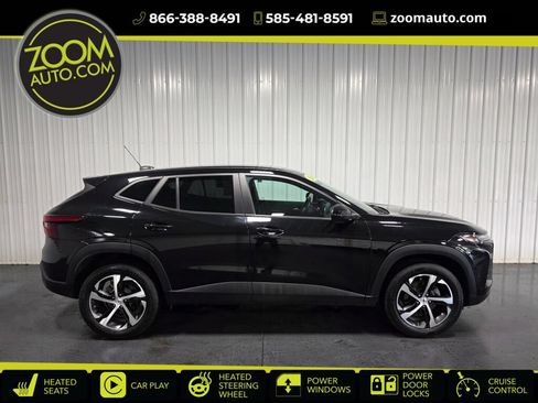 Used 2024 Chevrolet Trax RS FWD image 1