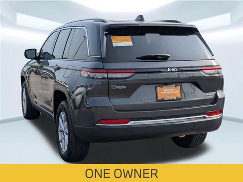 Certified 2022 Jeep Grand Cherokee Limited w/ Trailer Tow Prep Group (B) RWD image 3