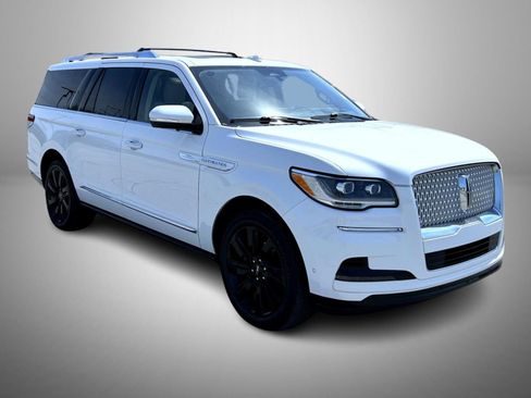 Used 2022 Lincoln Navigator L Reserve AWD/4WD image 3