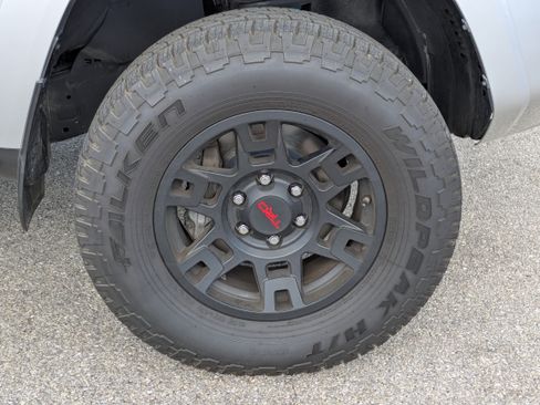 Used 2017 Toyota 4Runner SR5 Premium AWD/4WD image 11