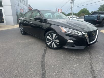 Used 2022 Nissan Altima 2.5 SV