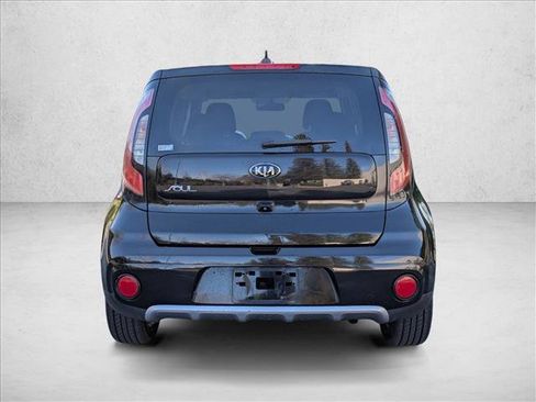 Used 2018 Kia Soul + image 7