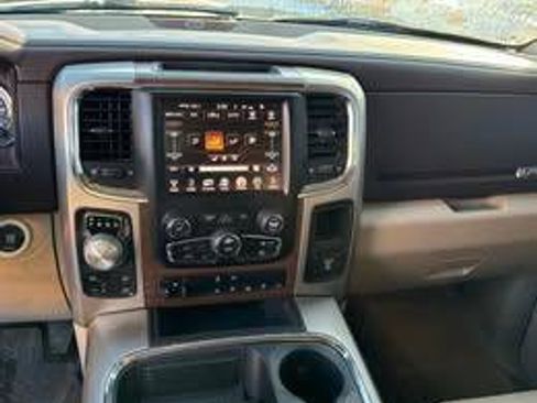 Used 2015 RAM 1500 Laramie w/ Convenience Group image 10