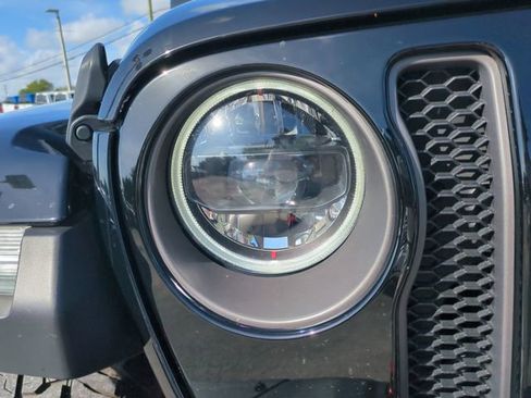 Used 2023 Jeep Wrangler Unlimited Rubicon w/ Steel Bumper Group image 10