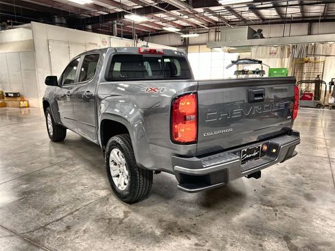 Used 2022 Chevrolet Colorado LT w/ LT Convenience Package image 6