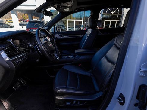 Used 2023 Cadillac XT6 Sport image 27