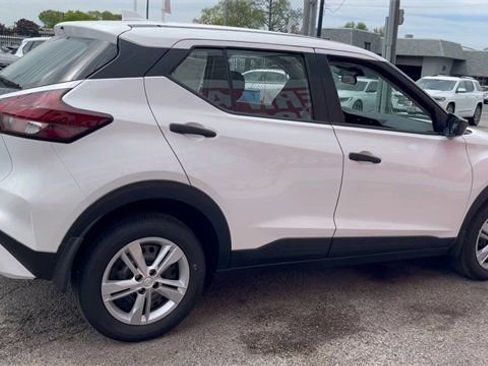 New 2025 Nissan Kicks Play S image 21