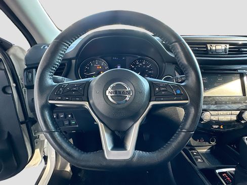 Used 2019 Nissan Rogue SL w/ Premium Package image 10