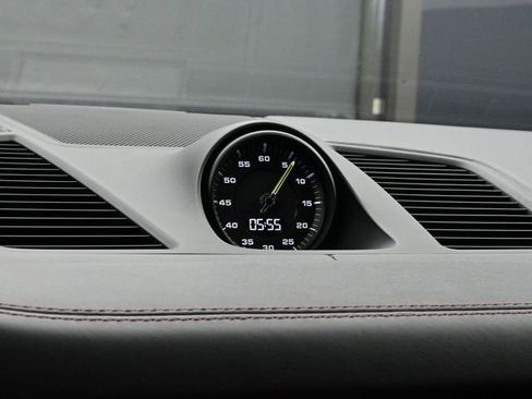 Certified 2022 Porsche Cayenne Turbo S AWD/4WD image 12