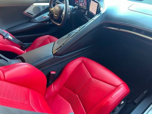 Used 2021 Chevrolet Corvette Stingray Premium Conv w/ Z51 Performance Package RWD image 33