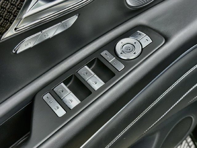 Used 2025 Genesis GV80 3.5T e-SC AWD/4WD image 18