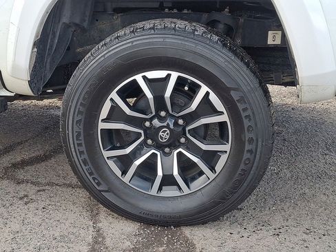 Used 2022 Toyota Tacoma TRD Sport image 30