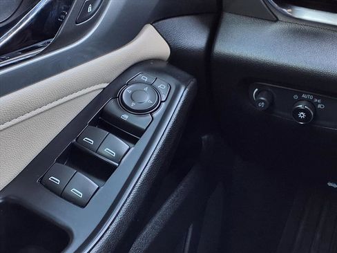 Used 2023 Chevrolet Traverse LS image 19