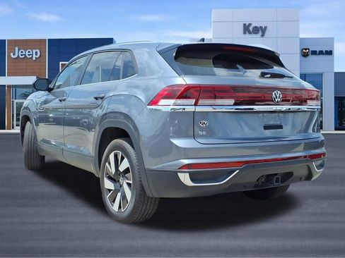 Used 2024 Volkswagen Atlas Cross Sport SE AWD/4WD image 3