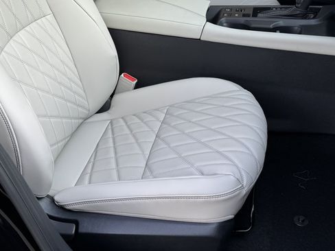 New 2026 Nissan Sentra SL w/ Floor Mat Package FWD image 8