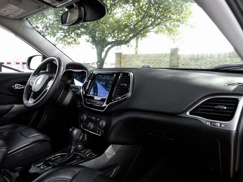 Used 2022 Jeep Cherokee Limited image 23