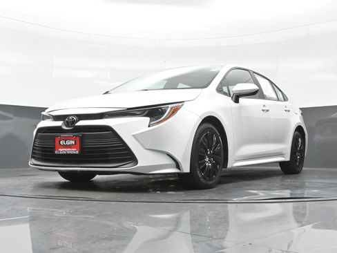 Used 2023 Toyota Corolla LE FWD image 25