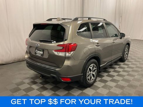 Used 2020 Subaru Forester Premium AWD/4WD image 3
