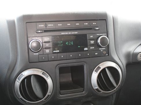 Used 2012 Jeep Wrangler Unlimited Sport image 10